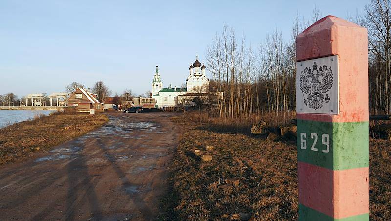 В Эстонии снова высказались о демонтаже буев на реке Нарве