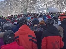 В Красной поляне туристы стояли в многочасовых пробках на подъемник