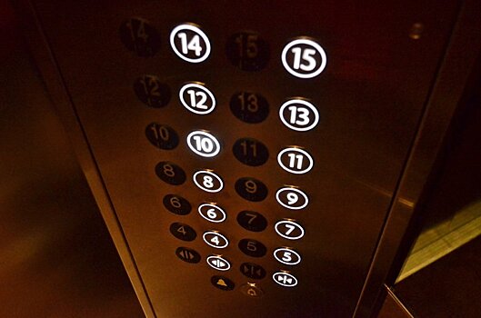 В Краснодаре лопнул трос лифта с людьми