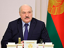 Лукашенко призвал не пускать в политику получателей зарубежных грантов