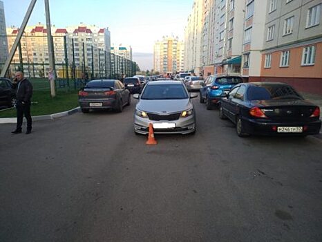 На Бульваре молодёжи под колёса KIA попала школьница