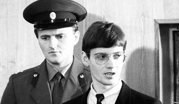 Как наказали летчика, который сел на Красную площадь