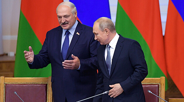 Путин пригласил Лукашенко на 75-летие победы в ВОВ