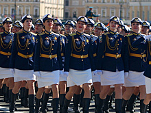 Всем российским военнослужащим прибавят зарплату