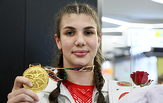 19-летняя чемпионка мира по боксу Демурчян сломала руку