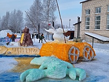 Жители Уреня создали снежные скульптуры с героями басен Крылова