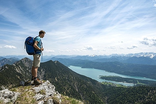 Ограничения на туристические поездки ослабили уже 40% стран мира