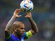 Алвес провел 126-й матч за Бразилию и обогнал Роберто Карлоса. Впереди лишь Кафу со 142 играми