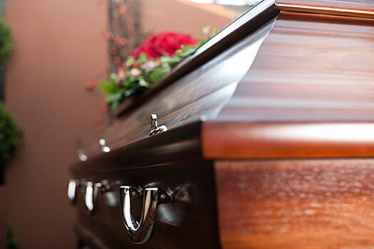 Признанная мертвой эквадорка подала признаки жизни во время подготовки к похоронам