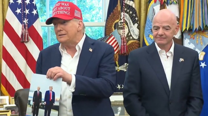 Он хорошо получился, я нормально: Трамп показал фото с Путиным с саммита на Аляске