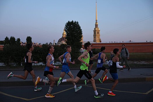 Результаты марафона «Белые ночи» 2023. Победители на 10 км – Плохотников и Викулова, на 42,2 км – Реунков и Дмитриева