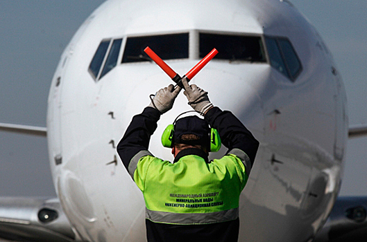 Медведев расширил программу льготных авиаперевозок по стране