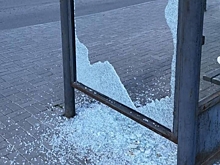 Челябинская мэрия хочет отказаться от стекол на остановках из-за вандалов