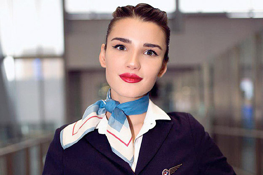 На конкурсе "ТОП стюардесс 2017″ были названы самые красивые стюардессы мира. Вице-мисс стала Алена Глухова из авиакомпании "Россия".