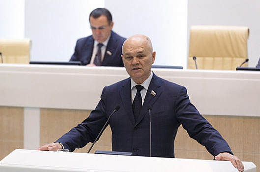 Иванов отметил важность сотрудничества в Арктике при решении экологических проблем региона