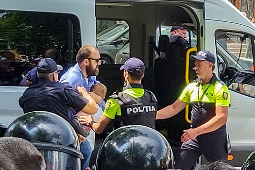 В Молдавии полиция жестко разогнала марш за традиционные ценности