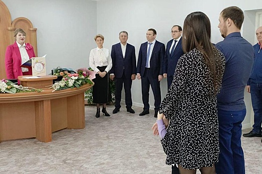 Спикер новосибирского Заксобрания осмотрел соцобъекты в Сузунском районе