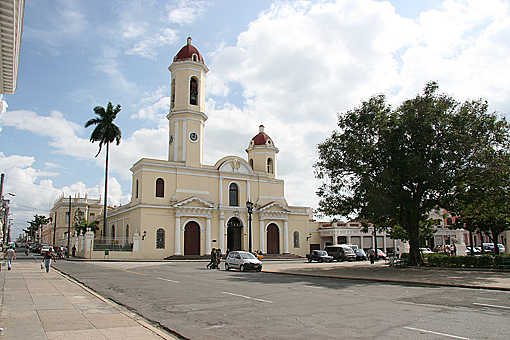 Заглавное изображение Пласа де Армас
