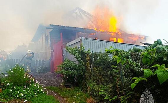 Пожар в жилом доме в Дмитриеве случился из-за неисправной электропроводки