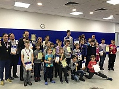 Воспитанник шахматного клуба "Фаворит" завоевал золотую медаль и кубок в открытом турнире по быстрым шахматам