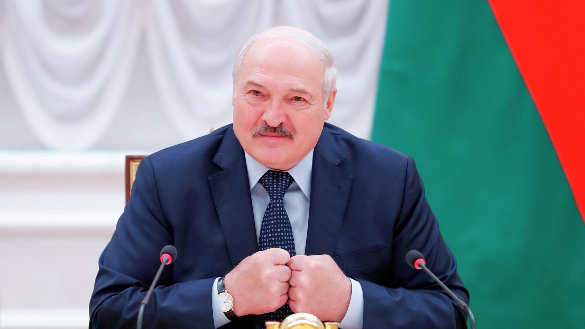 Лукашенко прислушался к совету Путина работать из дворца