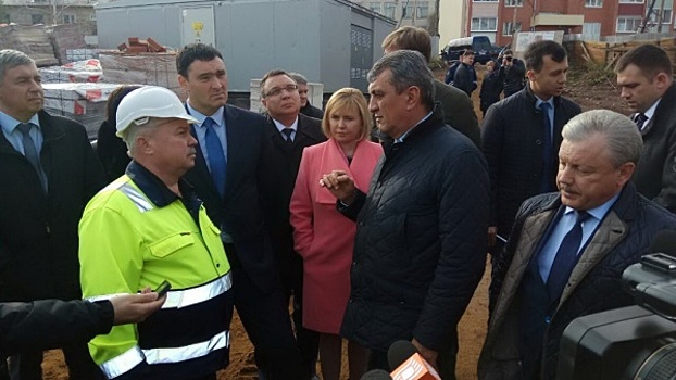 Меняйло приехал в Братск проверить реализацию программы расселения из аварийного жилья