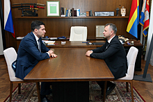 Алиханов встретился с новым министром по муниципальному развитию