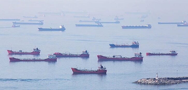 «МК»: Зачем Турция организовала пробку из танкеров в своих водах