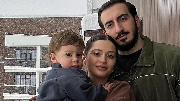 Блогер Карина Каспарянц показала, как сын отреагировал на новорожденную сестру — в комментариях буря эмоций