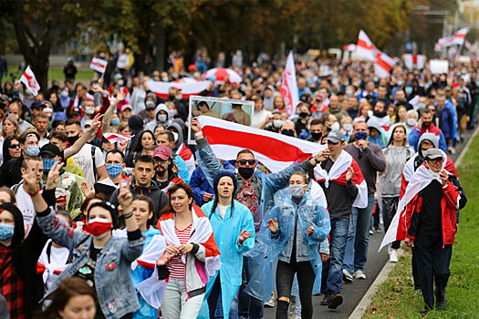 Десятки тысяч людей пришли на «народную инаугурации» Тихановской