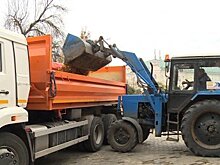 В Пензе приступили к осенней уборке опавшей листвы