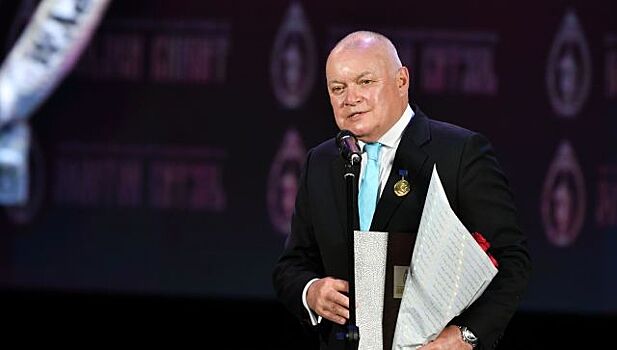 В Севастополе Дмитрия Киселева наградили золотой медалью Левитана