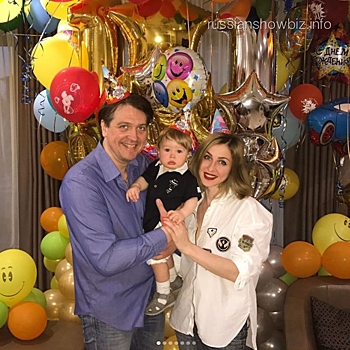 Денис Матросов отпраздновал первый день рождения сына