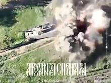 Появилось видео уничтожения американского танка Abrams в зоне СВО