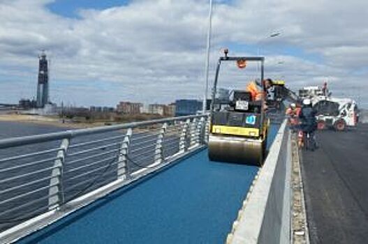 В Петербурге открыли пешеходный Яхтенный мост