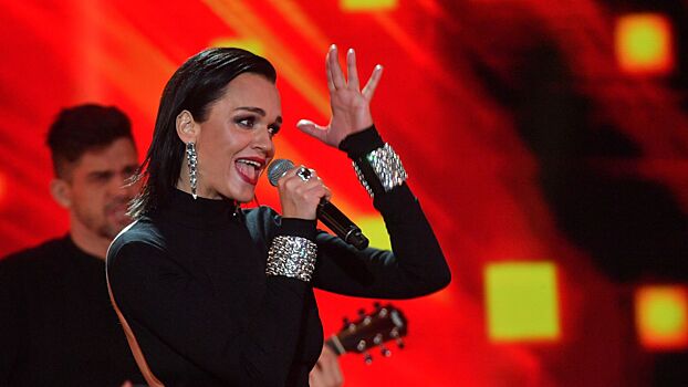 Слава заявила, что не бросит пить после обвинений в пропаганде алкоголя