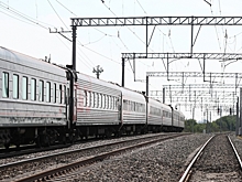 Под Волгоградом рядом с ж/д переездом перевернулся кроссовер