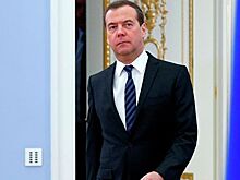 Медведев поздравил сотрудников ФНС с профессиональным праздником