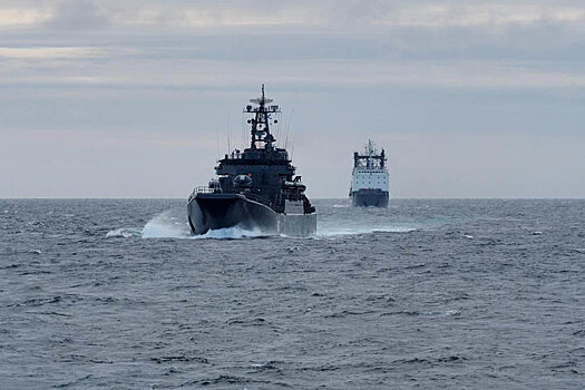 Вертолеты Северного флота вылетят на ледовую разведку