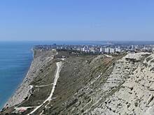 На популярном российском курорте объявили штормовое предупреждение