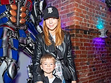 Беременная Подольская привела 5-летнего сына от Преснякова к железным монстрам