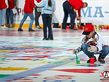 Читаем книги ночью, раскрашиваем лёд в «Уральце», смеёмся над женщинами и еще 17 идей для выходных