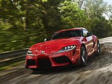 Видео: Toyota Supra обогнала BMW Z4 на Нюрбургринге