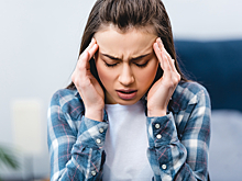Терапевт назвала признаки опасной головной боли