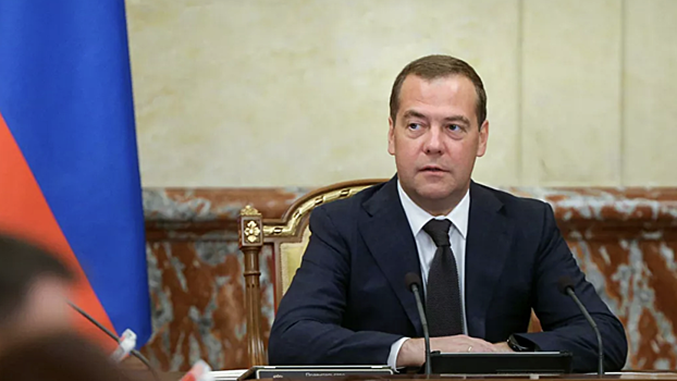 Медведев рассказал о последствиях роботизации труда