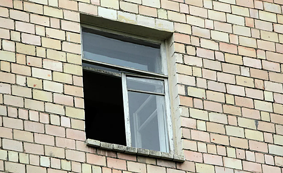 В Волгограде мужчина выстрелил из окна в закладчика наркотиков