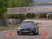 Mercedes-Benz E-Class справился с «лосиным тестом» лучше флагманского S-Class