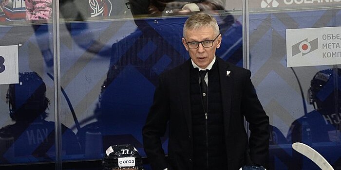 Главный тренер "Торпедо" Ларионов пропустит матч КХЛ с "Адмиралом" из-за болезни