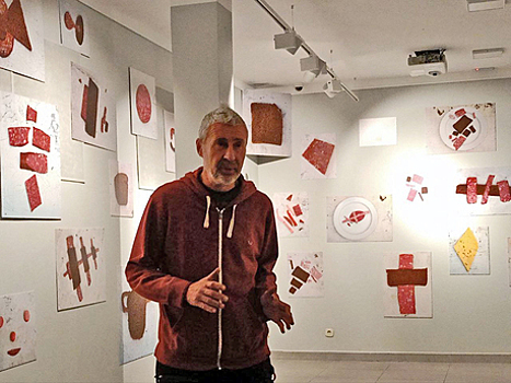 Авангард, бутерброды и Дом Советов — в Калининграде открылась выставка «Кухонный супрематизм» (фото)