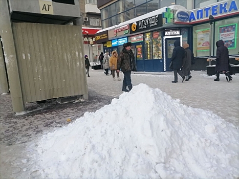 В Новосибирске подрядчики отказываются выводить снегоуборочную технику в мороз